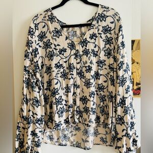 Hinge blouse